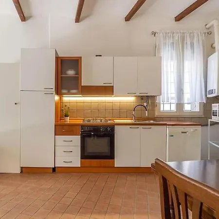 Casa Con Giardino Esclusivo In Piazza Trento Trieste 아파트 *