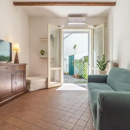 Апартаменты Casa Con Giardino Esclusivo In Piazza Trento Trieste Феррара