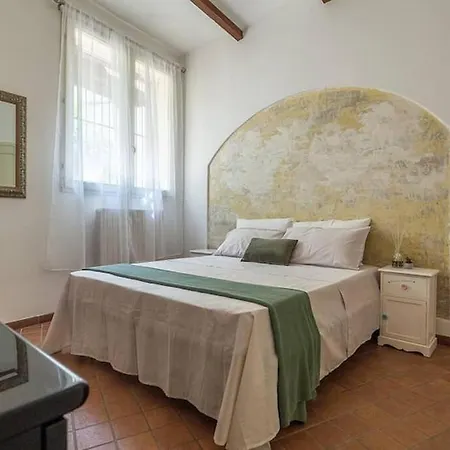 Апартаменты Casa Con Giardino Esclusivo In Piazza Trento Trieste Феррара