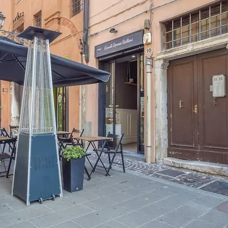 아파트 Casa Con Giardino Esclusivo In Piazza Trento Trieste